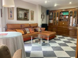 AMPLIO PISO CON COCHERA DE 70 M2 Y TERRAZA, RONDA SUR