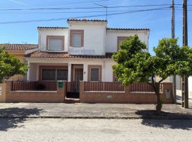 CHALET EN ROSALEJO , A 10 MINUTOS DE NAVALMORAL DE LA MATA