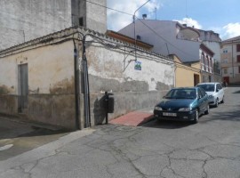 PLAZA LOS CAÑOS, DE ESQUINA