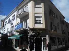 OFICINA EN LA CALLE PEATONAL