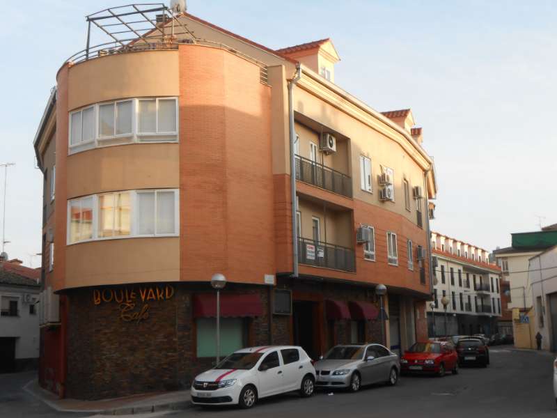 PISO DE MODERNA CONSTRUCCIÓN CON GARAJE | Inmobiliaria Servinex