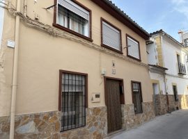 CASA EN PERALEDA DE LA MATA