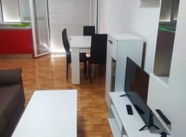 PISO CÉNTRICO DE MODERNA CONSTRUCCIÓN