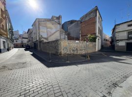 SOLAR URBANO DE ESQUINA, ZONA PLAZA DE ESPAÑA