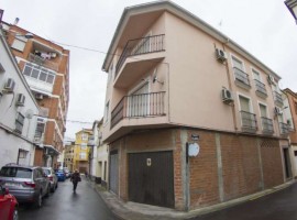 EDIFICIO EN VENTA CON NAVE EN PLANTA BAJA